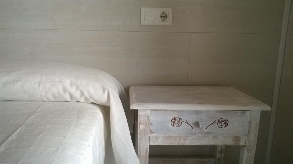 Hostal Paris Ciutadella ซิวตาเดญา ภายนอก รูปภาพ
