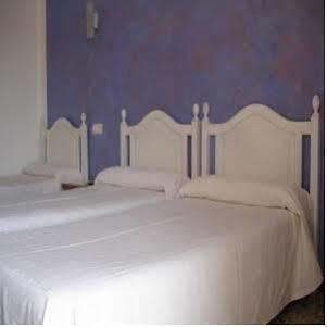 Hostal Paris Ciutadella ซิวตาเดญา ภายนอก รูปภาพ